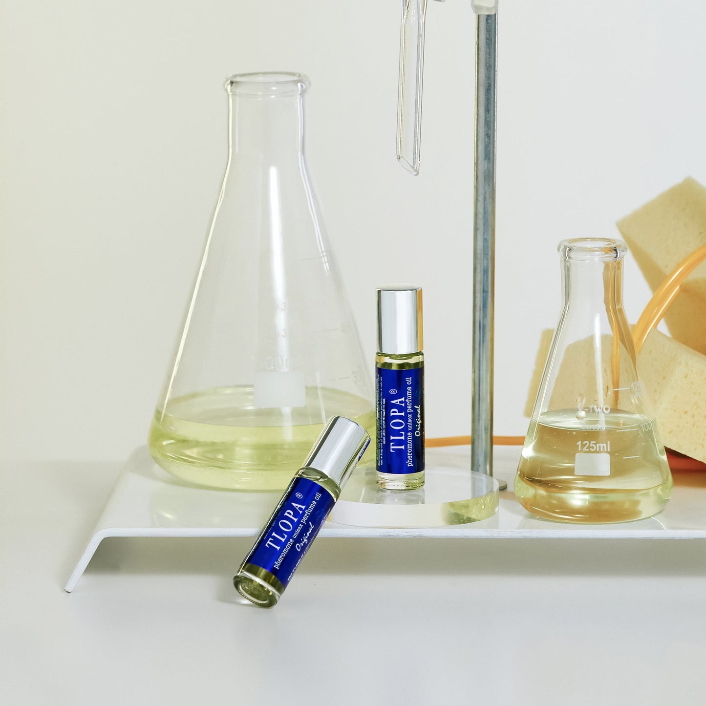 [TLOPA®]🎉Say Goodbye to Odor – Fresh, Premium Roll-On Perfume Oil🎉